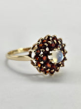 Cargar imagen en el visor de la galería, 0985: Vintage: Rare: 9ct Gold Moonstone 24 Garnets Cluster Ring- Date-Mark 1974