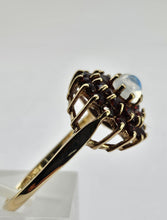 Cargar imagen en el visor de la galería, 0985: Vintage: Rare: 9ct Gold Moonstone 24 Garnets Cluster Ring- Date-Mark 1974