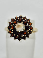 Cargar imagen en el visor de la galería, 0985: Vintage: Rare: 9ct Gold Moonstone 24 Garnets Cluster Ring- Date-Mark 1974