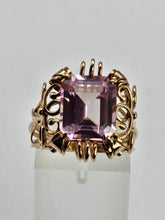 Cargar imagen en el visor de la galería, 0778: Vintage: 14ct Gold Large Emerald Cut Pink Sapphire Cocktail Ring- Pink statement,