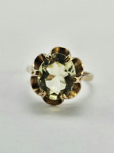 Cargar imagen en el visor de la galería, 0979: Vintage: 9ct Gold Yellow Citrine Solitaire Ring- mature hues, lovely colours