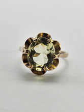 Cargar imagen en el visor de la galería, 0979: Vintage: 9ct Gold Yellow Citrine Solitaire Ring- mature hues, lovely colours