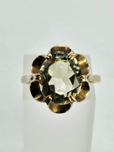 Cargar imagen en el visor de la galería, 0979: Vintage: 9ct Gold Yellow Citrine Solitaire Ring- mature hues, lovely colours
