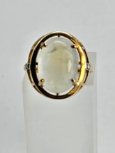 Cargar imagen en el visor de la galería, 1001: Vintage; 9ct Gold Cabochon White Moonstone Solitaire Ring- LUSH