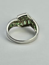 Cargar imagen en el visor de la galería, 1250: Vintage: 9ct White Gold 28 Emeralds Cocktail Ring- eye candy