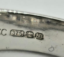 Cargar imagen en el visor de la galería, 1103: Vintage: : 9ct White Gold Tanzanites Statement Cocktail Ring- Fabulous