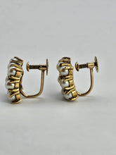 Cargar imagen en el visor de la galería, 1116: Vintage: 9ct Gold Square Set 18 Cultured Pearls Screw Back Earrings- substantial