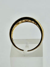 Cargar imagen en el visor de la galería, 1139: Vintage: 9ct Gold 25 Diamonds Openwork Ring- sparkling symmetry