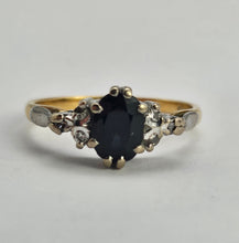 Cargar imagen en el visor de la galería, 1197: Vintage: 18ct Gold Australian Blue Sapphire 6 Diamonds Dress Ring- Date-Mark 1979
