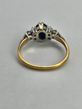 Cargar imagen en el visor de la galería, 1197: Vintage: 18ct Gold Australian Blue Sapphire 6 Diamonds Dress Ring- Date-Mark 1979