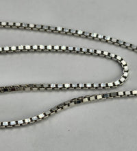 Load image into Gallery viewer, 1209: Vintage: 18ct Yellow & White Gold Necklace Hexagonal Diamonds Pendant -