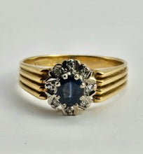 Cargar imagen en el visor de la galería, 1392: Vintage: 18ct Gold Cornflower Blue Sapphires Diamonds Cluster Ring-