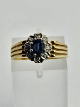 Cargar imagen en el visor de la galería, 1392: Vintage: 18ct Gold Cornflower Blue Sapphires Diamonds Cluster Ring-