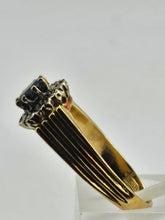 Cargar imagen en el visor de la galería, 1392: Vintage: 18ct Gold Cornflower Blue Sapphires Diamonds Cluster Ring-
