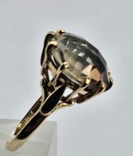Cargar imagen en el visor de la galería, 1394: Vintage: 9ct Gold Round Cut Quartz Statement Cocktail Ring- Date-Mark 1967