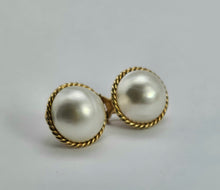 Load image into Gallery viewer, 1402: Vintage: 9ct Gold Large Cultured Pearl Stud/Clip Earrings- lovely and substantial