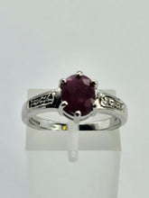 Cargar imagen en el visor de la galería, 1411: Vintage: 9ct White Gold Rich Red Ruby Diamonds Dress Ring- crisp, clean , eye candy
