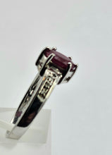 Cargar imagen en el visor de la galería, 1411: Vintage: 9ct White Gold Rich Red Ruby Diamonds Dress Ring- crisp, clean , eye candy