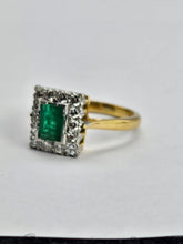 Cargar imagen en el visor de la galería, 1179: Vintage: 18ct Gold Rectangular Cut Emerald 14 Diamonds Cocktail Ring- true beauty