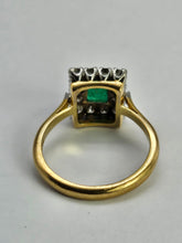 Cargar imagen en el visor de la galería, 1179: Vintage: 18ct Gold Rectangular Cut Emerald 14 Diamonds Cocktail Ring- true beauty