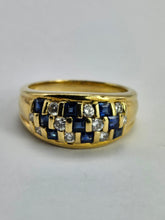 Cargar imagen en el visor de la galería, 1191: Vintage: 18ct Gold Cornflower Blue Sapphires Diamonds Geometric Set Ring