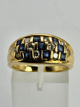 Cargar imagen en el visor de la galería, 1191: Vintage: 18ct Gold Cornflower Blue Sapphires Diamonds Geometric Set Ring