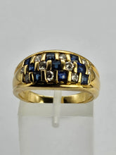 Cargar imagen en el visor de la galería, 1191: Vintage: 18ct Gold Cornflower Blue Sapphires Diamonds Geometric Set Ring
