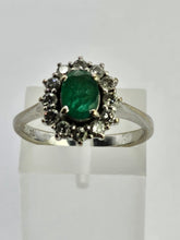 Cargar imagen en el visor de la galería, 1338: Vintage: 18ct White Gold Emerald (0.5ct) Diamonds (0.5ct) Ring- beautifully balanced,