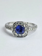 Cargar imagen en el visor de la galería, 1452: Vintage: 18ct White Gold Ceylon Blue Tanzanite 24 Diamonds Dress Ring- Divine beauty
