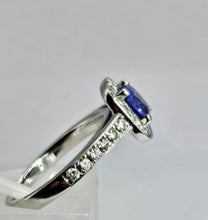 Cargar imagen en el visor de la galería, 1452: Vintage: 18ct White Gold Ceylon Blue Tanzanite 24 Diamonds Dress Ring- Divine beauty