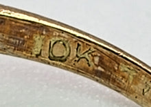 Cargar imagen en el visor de la galería, 1130: Vintage Rare: 9ct Gold Green Nephrite "Carbuncle" Ring- ornate shan