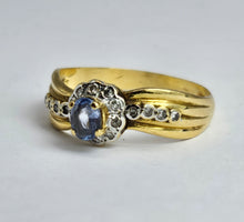 Load image into Gallery viewer, 6492 Vintage: 18ct Gold Ceylon Blue Sapphire 18 Diamonds Dress Ring