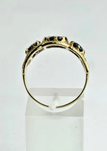 Cargar imagen en el visor de la galería, 1171: Vintage: 9ct Gold Australian Blue Sapphires Trilogy Ring - Size U1/2, lovely stones.