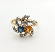 Cargar imagen en el visor de la galería, 1216: Vintage: 9ct Gold Swirl Cocktail Ring- Citrine, Blue & Glacier Topaz