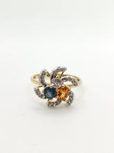Cargar imagen en el visor de la galería, 1216: Vintage: 9ct Gold Swirl Cocktail Ring- Citrine, Blue & Glacier Topaz