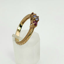 Cargar imagen en el visor de la galería, 1398: Vintage: 9ct Gold Rubies Tanzanite 3-Stone Ring- a rare, beautiful combination