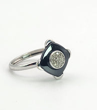 Cargar imagen en el visor de la galería, 1214: Vintage: 9crt White Gold Diamonds Green Tourmaline Geometric Set Ring- exquisite