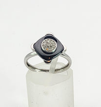 Cargar imagen en el visor de la galería, 1214: Vintage: 9crt White Gold Diamonds Green Tourmaline Geometric Set Ring- exquisite