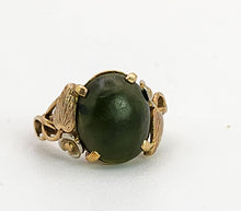 Cargar imagen en el visor de la galería, 1130: Vintage Rare: 9ct Gold Green Nephrite "Carbuncle" Ring- ornate shan