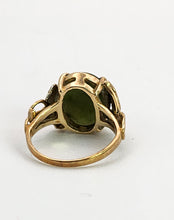Cargar imagen en el visor de la galería, 1130: Vintage Rare: 9ct Gold Green Nephrite "Carbuncle" Ring- ornate shan