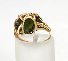 Cargar imagen en el visor de la galería, 1130: Vintage Rare: 9ct Gold Green Nephrite "Carbuncle" Ring- ornate shan