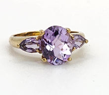Cargar imagen en el visor de la galería, 1131 Vintage: 9ct Gold Lilac Amethyst Trilogy Dress Ring- captivating cut combination