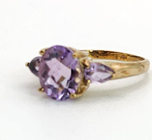 Cargar imagen en el visor de la galería, 1131 Vintage: 9ct Gold Lilac Amethyst Trilogy Dress Ring- captivating cut combination