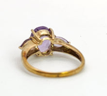 Cargar imagen en el visor de la galería, 1131 Vintage: 9ct Gold Lilac Amethyst Trilogy Dress Ring- captivating cut combination