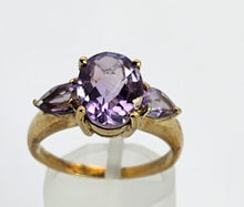 Cargar imagen en el visor de la galería, 1131 Vintage: 9ct Gold Lilac Amethyst Trilogy Dress Ring- captivating cut combination
