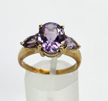 Cargar imagen en el visor de la galería, 1131 Vintage: 9ct Gold Lilac Amethyst Trilogy Dress Ring- captivating cut combination