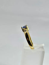 Cargar imagen en el visor de la galería, 1399: Vintage; 18ct Gold Trillion-Cut Blue Tanzanite Diamonds Dress/Stacker Ring