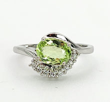 Cargar imagen en el visor de la galería, 1384: Vintage: 18ct White Gold Green Paraiba Tourmaline Diamonds Ring- Exquisite