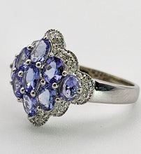 Cargar imagen en el visor de la galería, 1390: Vintage: 14ct White Gold Tanzanites 20 Diamonds Geometric Set Ring- sparkling combination