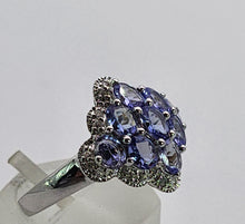 Cargar imagen en el visor de la galería, 1390: Vintage: 14ct White Gold Tanzanites 20 Diamonds Geometric Set Ring- sparkling combination